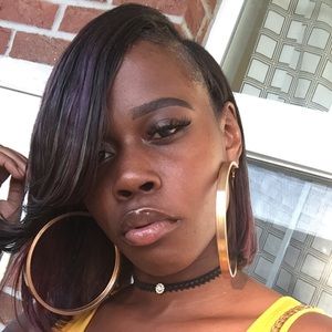 Meet your Posher, Precious